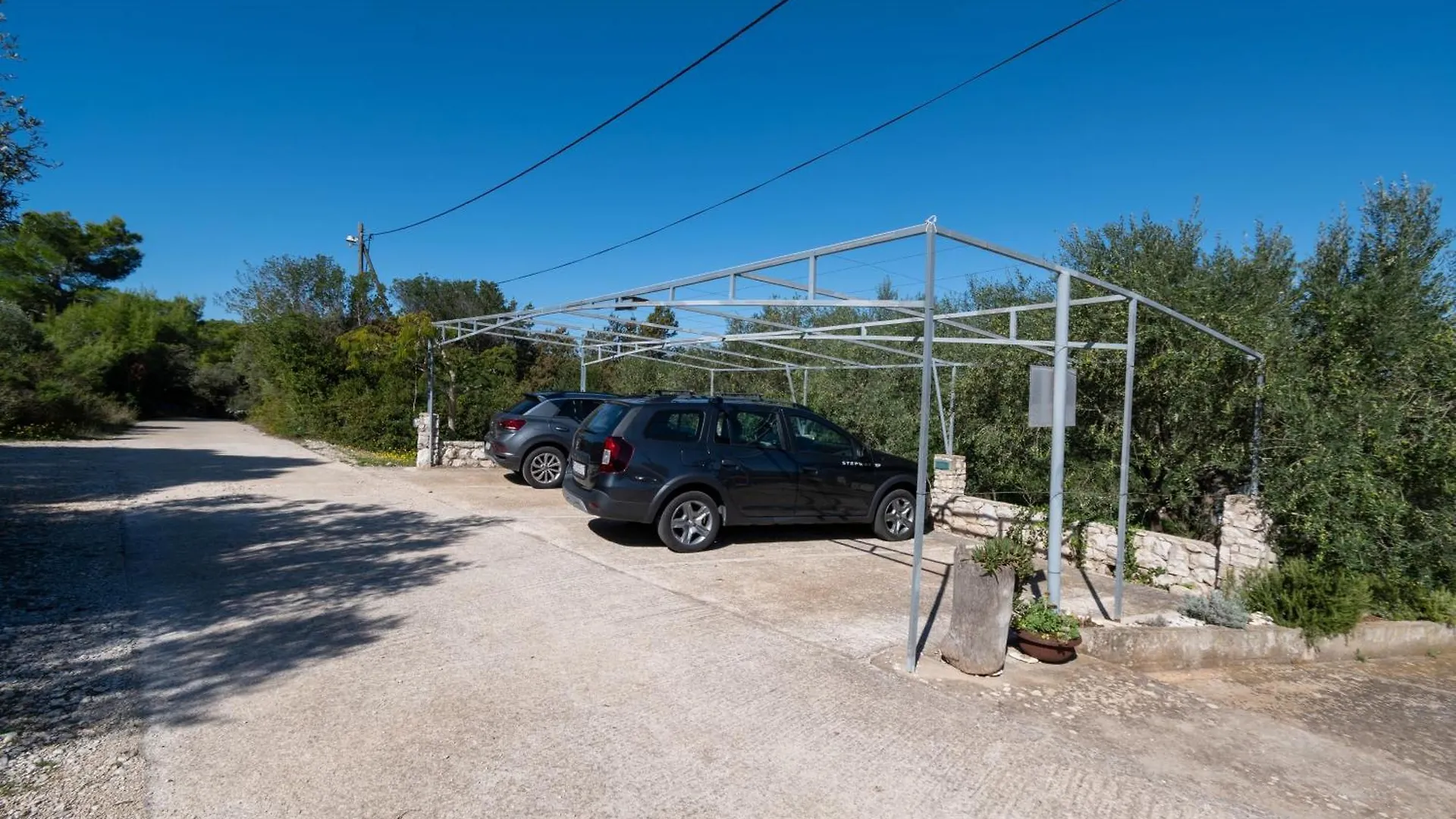 Apartment Veli Rat 438B