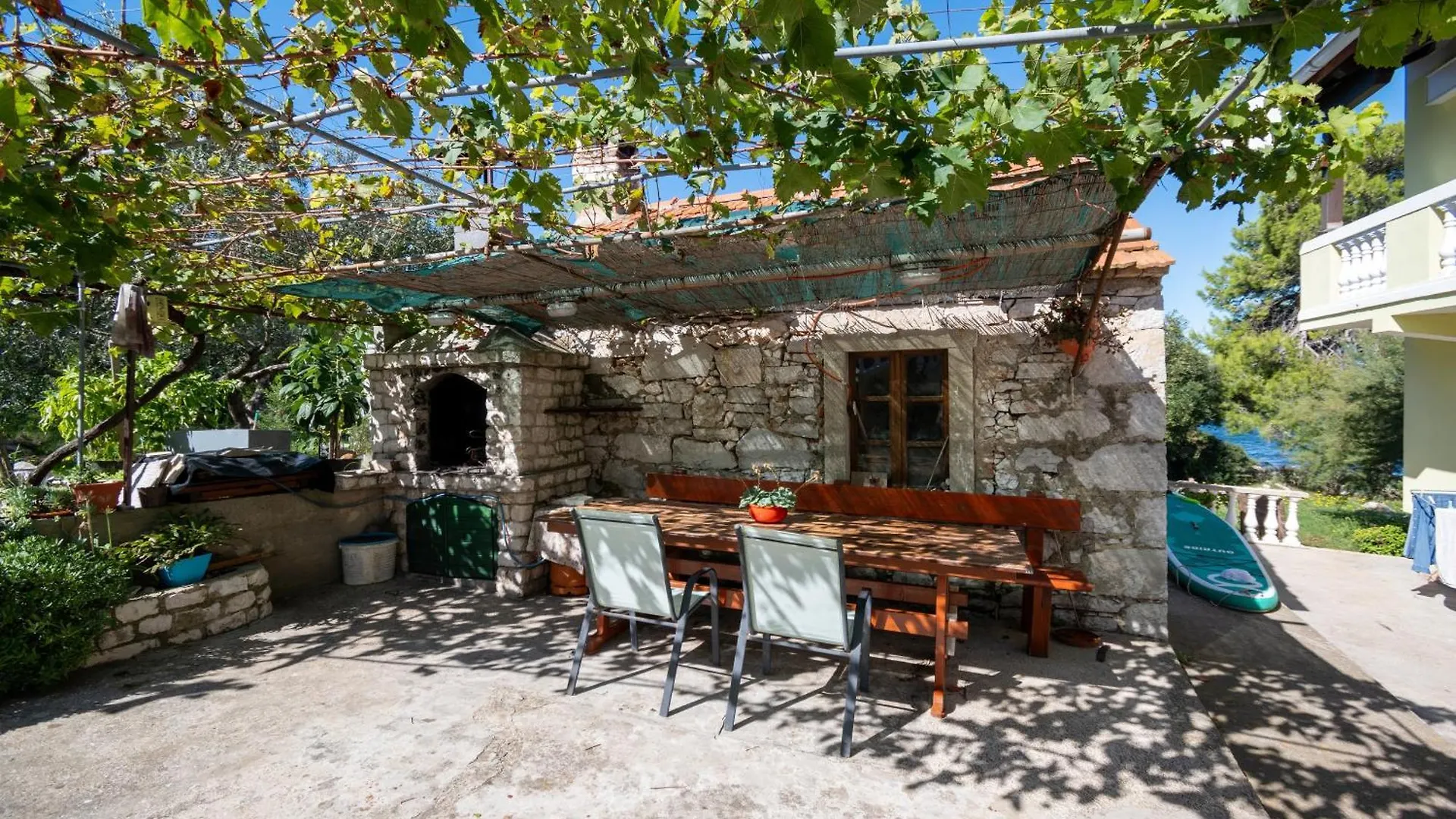 Apartment Veli Rat 438B