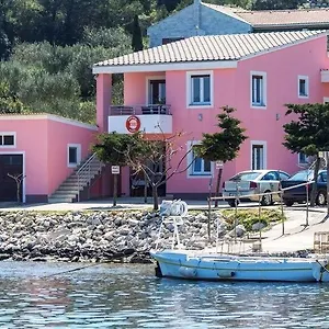 Apartment Zvone1, Veli Rat