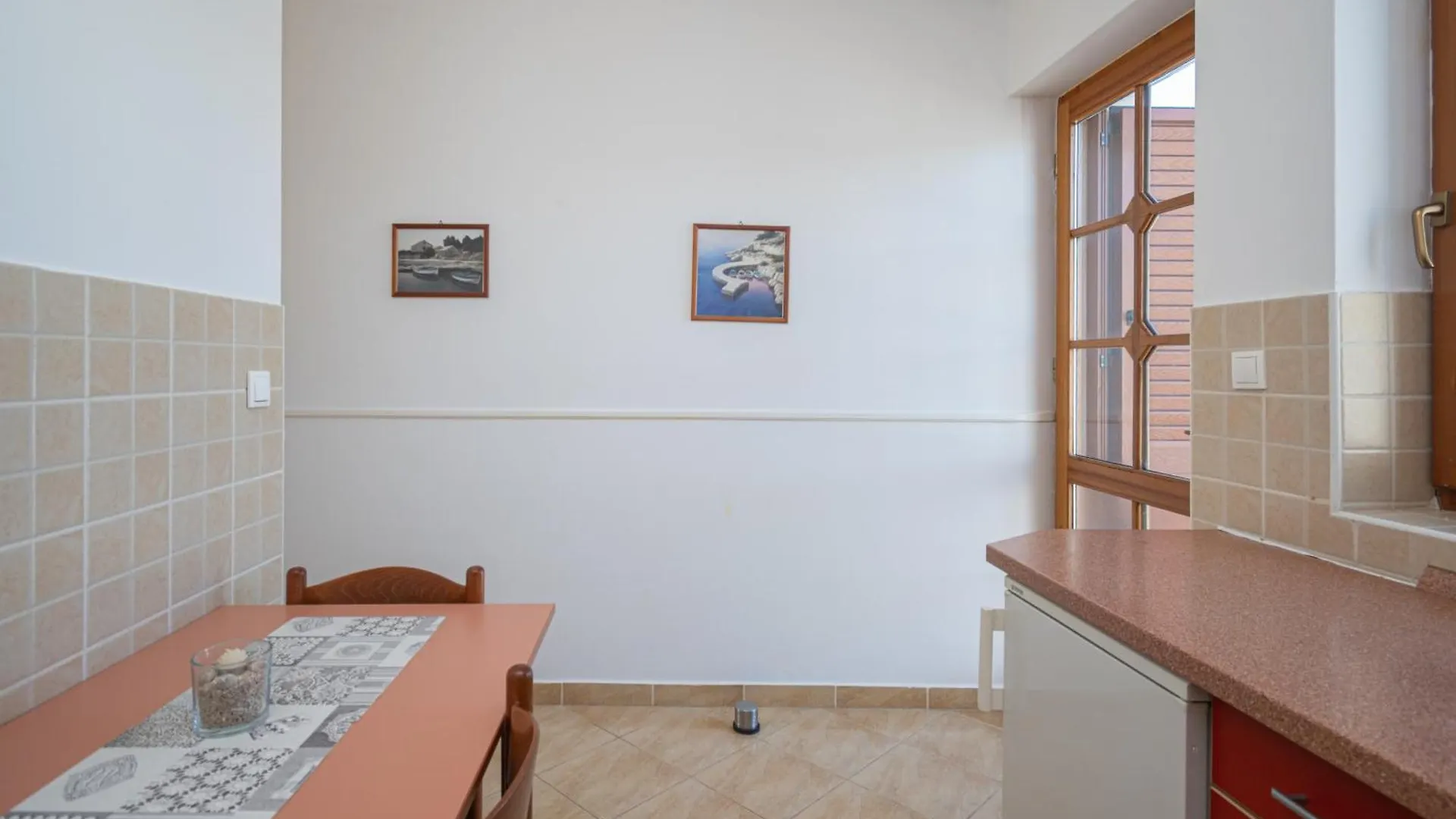 Apartment Veli Rat 438B 0*,  Croatia