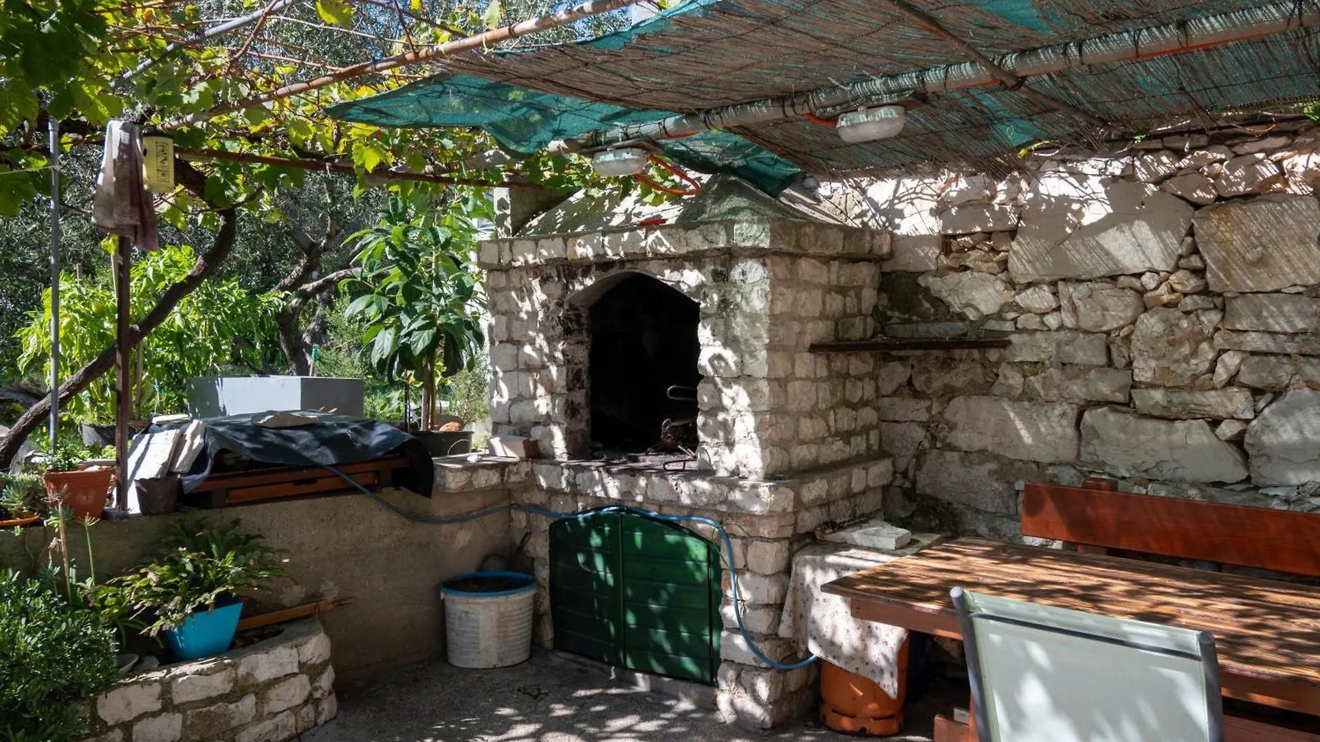 Apartment Veli Rat 438B